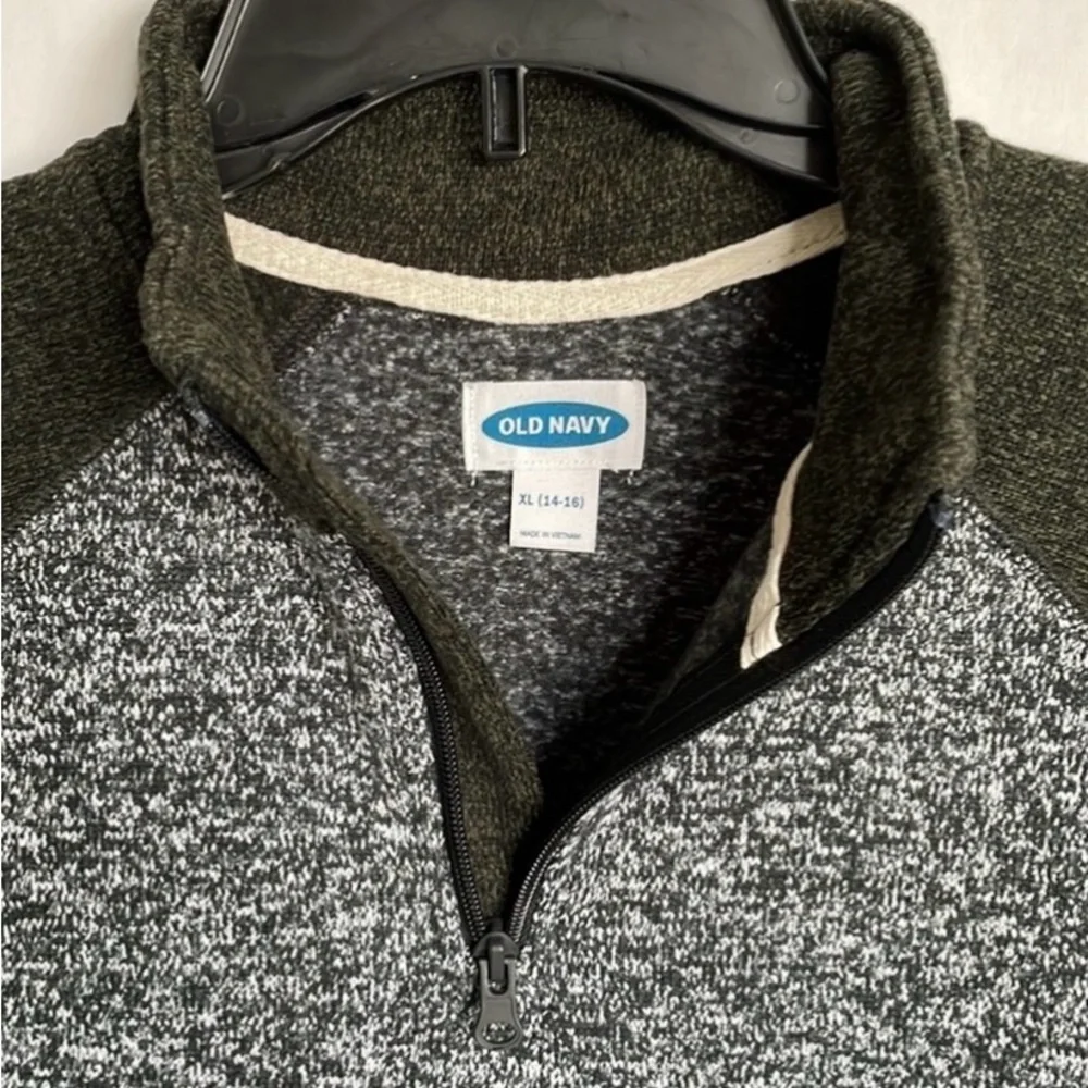 Old Navy fleece quarter zip  gray & black sweatshirt  Boys XL 14-16